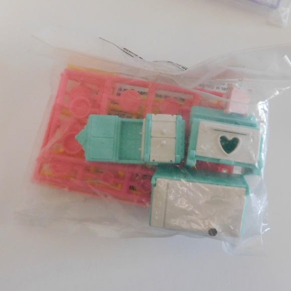 NEW! FISHER PRICE Precious Places Lot Furniture Key Assorted Pieces Dollhouse - Picture 6 of 7